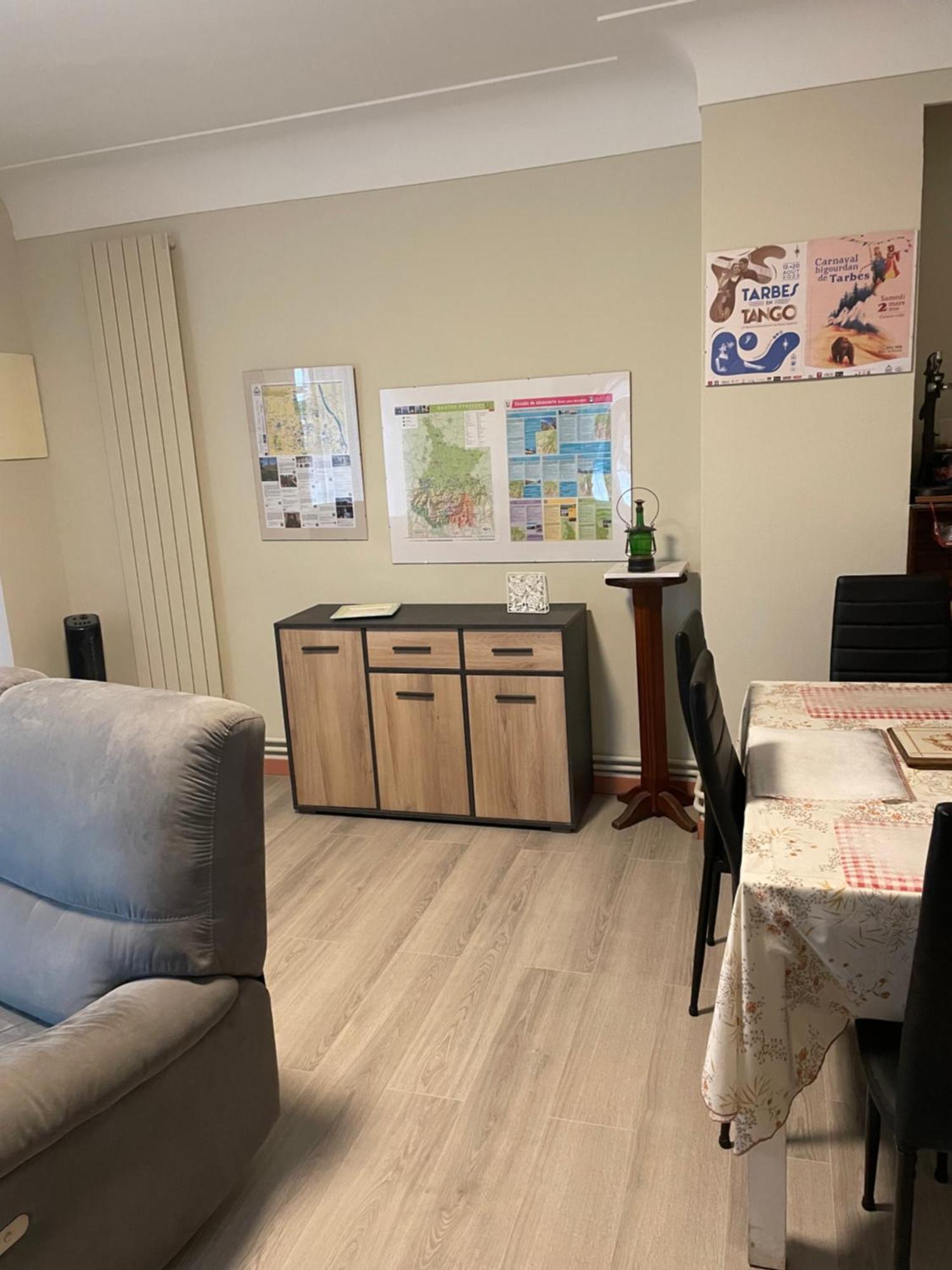 Chez Line Et Francis Apartamento Tarbes Exterior foto